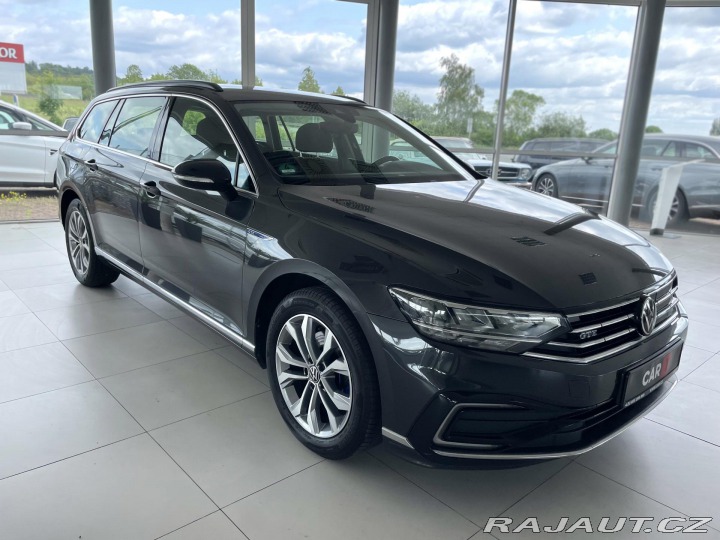 Volkswagen Passat GTE 160kW*Masáž*Nav*Kamer 2021