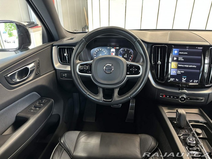 Volvo XC60 B4 2.0 R-DESIGN AT8 AWD 2021