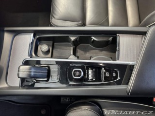 Volvo XC60 B4 2.0 R-DESIGN AT8 AWD 2021