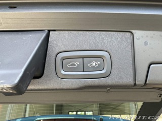 Volvo XC60 B4 2.0 R-DESIGN AT8 AWD 2021