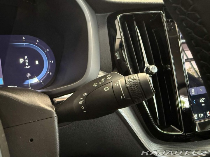 Volvo XC60 B4 2.0 AWD CORE AT8 2023