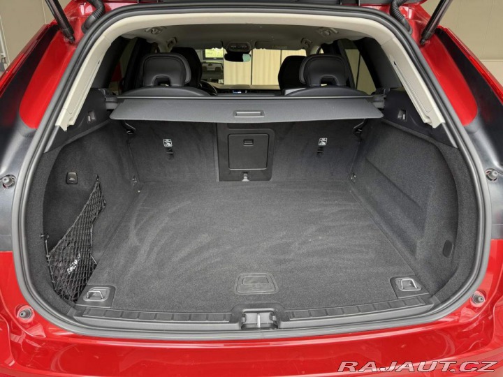 Volvo XC60 B4 2.0 AWD CORE AT8 2023