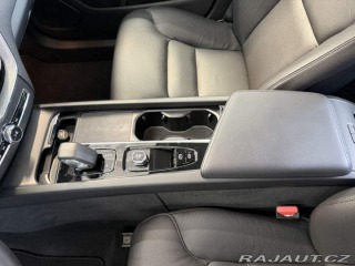 Volvo XC60 B4 2.0 AWD CORE AT8 2023