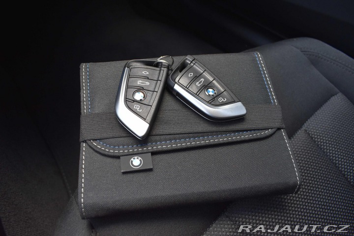 BMW 3 320d xDrive*NEZ.TOPENÍ*ČR 2022