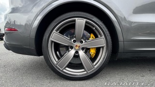 Porsche Cayenne Turbo 2021
