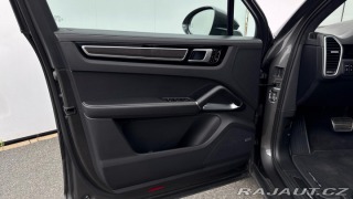 Porsche Cayenne Turbo 2021