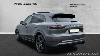 Porsche Cayenne Turbo 2021