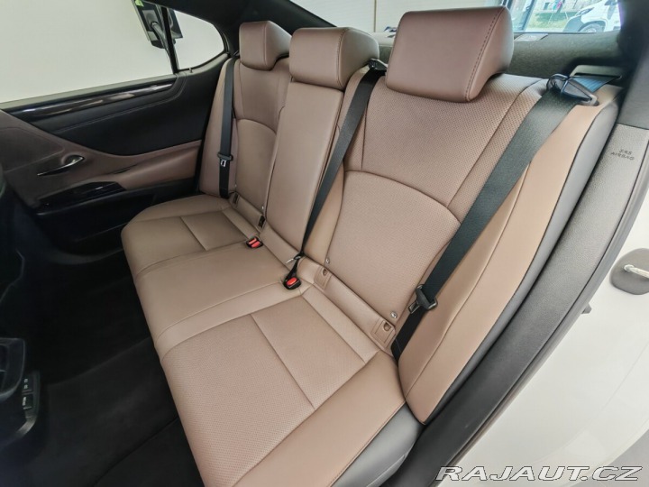 Lexus Ostatní modely ES 300h 300h Business Edition 2023