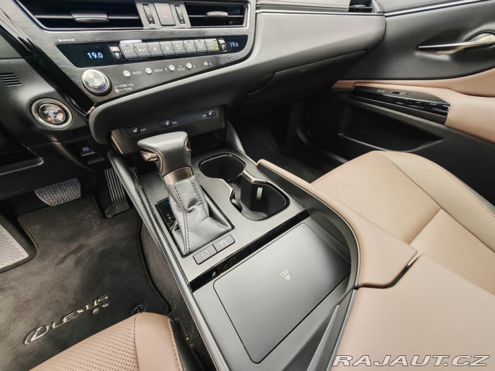 Lexus Ostatní modely ES 300h 300h Business Edition 2023