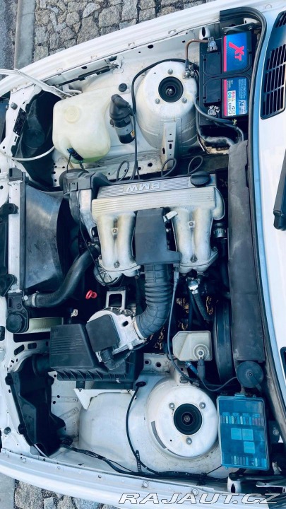 BMW 3 318i*BEZ KOROZE*HEZKÝ STA 1988