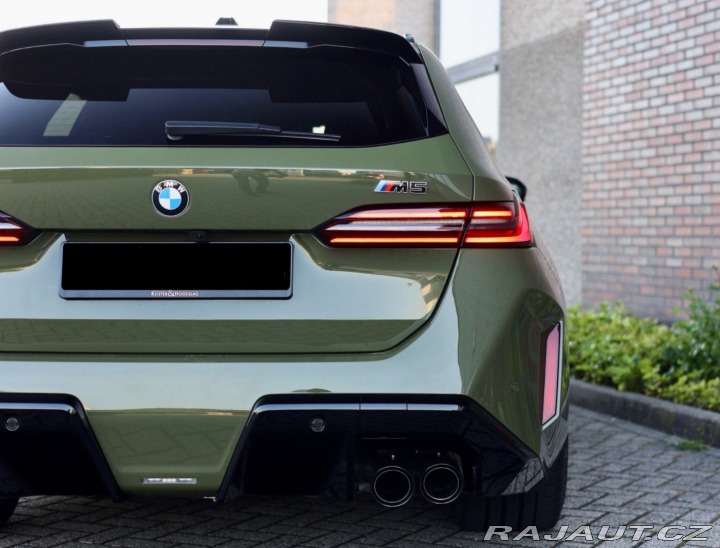 BMW M5 Touring | Urban Green - 2025