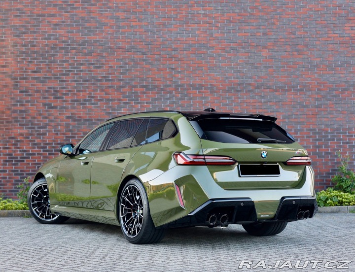 BMW M5 Touring | Urban Green - 2025