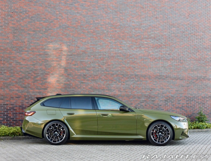 BMW M5 Touring | Urban Green - 2025