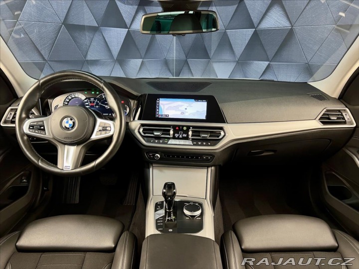 BMW 3 320d xDrive AT ADVANTAGE, 2020