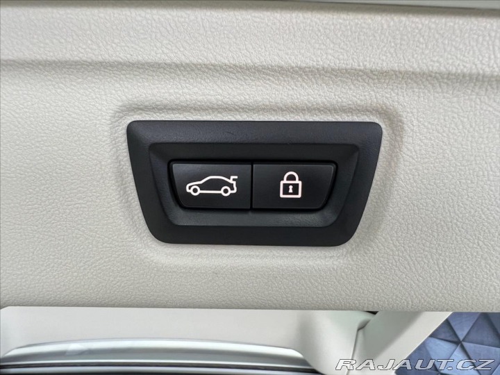 BMW 3 320d xDrive AT ADVANTAGE, 2020