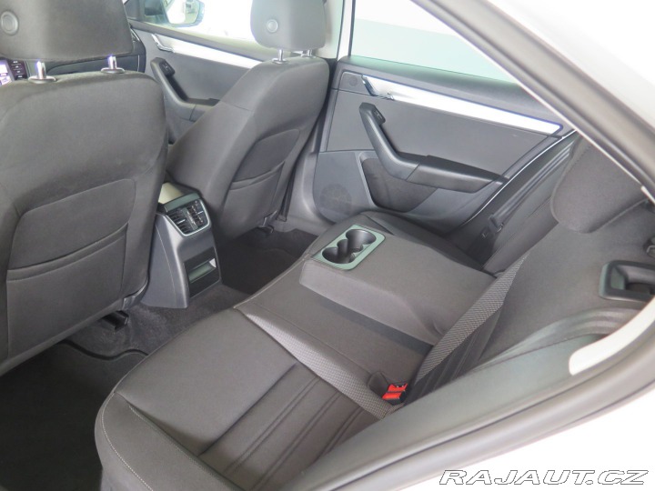 Škoda Octavia 1.5TSI,fullLED,klima,výhř 2019