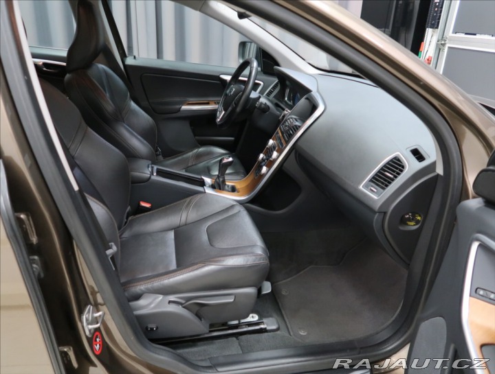 Volvo XC60 2,0 D4 MOMENTUM 2016