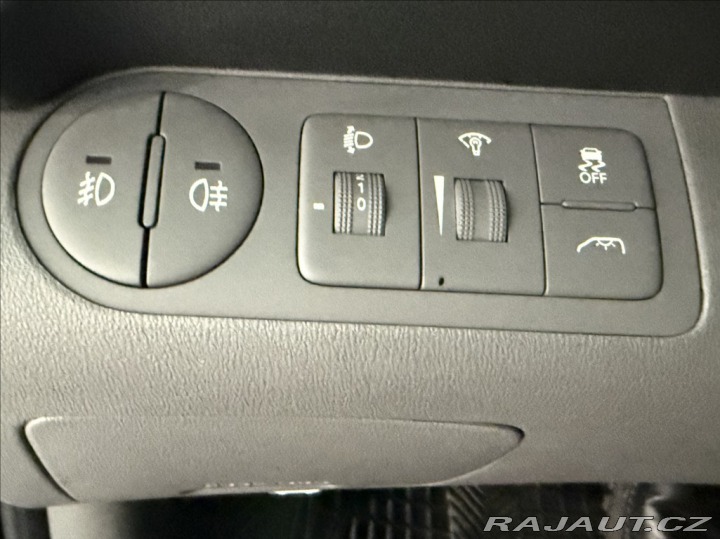 Hyundai H 1 2,5 tažné, folie, tempoma 2018