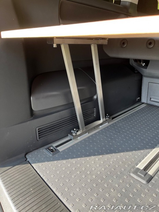 Volkswagen Multivan T5 103 kW, diesel, automa 2018