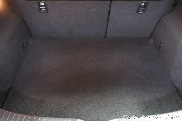 Mazda 3 1.5Skyactive-G,CZ,Manuál 2014