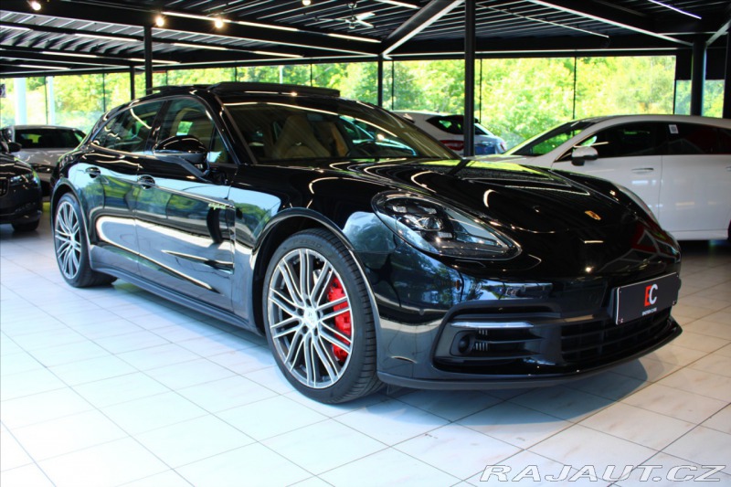 Porsche Panamera 4 Sport Turismo E-Hybrid