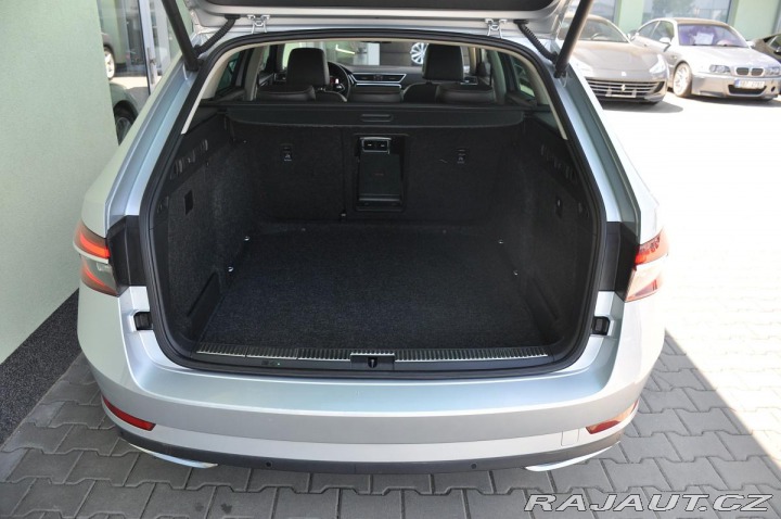 Škoda Superb 2,0TDi L&K. PANOR WEB 2021