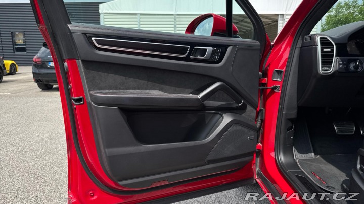 Porsche Cayenne GTS 2021