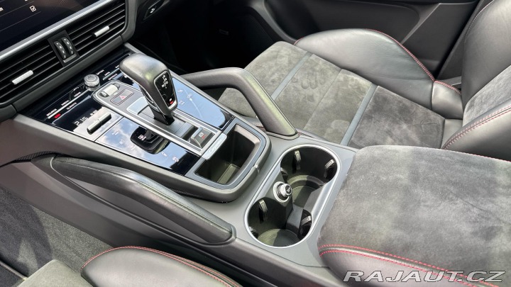 Porsche Cayenne GTS 2021
