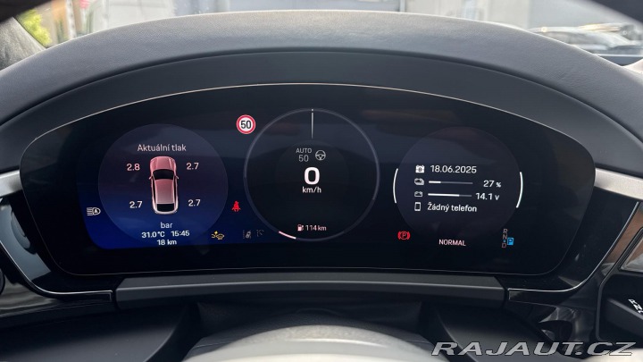 Porsche Macan Turbo 2025