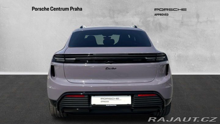 Porsche Macan Turbo 2025