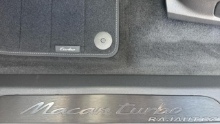 Porsche Macan Turbo 2025