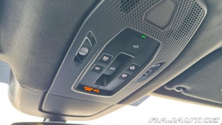 Porsche Macan Turbo 2025