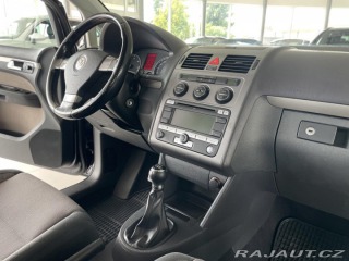 Volkswagen Touran CrossTouran 2,0TDI*7míst* 2019