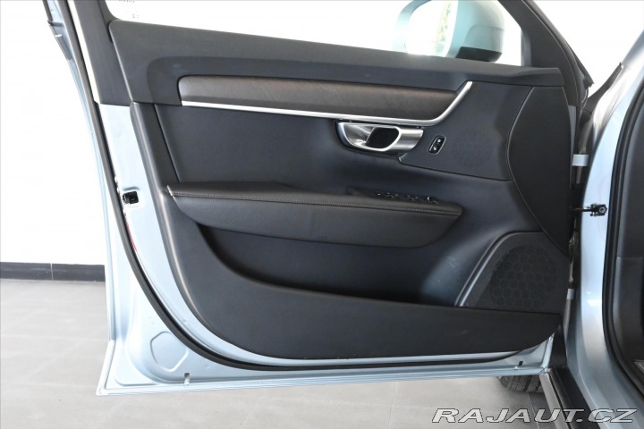 Volvo V90 2,0 D4 140 kW AWD CROSS C 2019