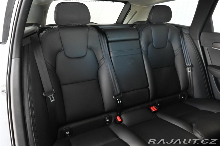 Volvo V90 2,0 D4 140 kW AWD CROSS C 2019