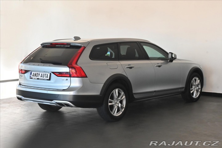 Volvo V90 2,0 D4 140 kW AWD CROSS C 2019