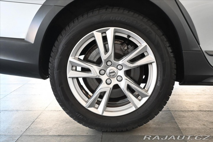 Volvo V90 2,0 D4 140 kW AWD CROSS C 2019