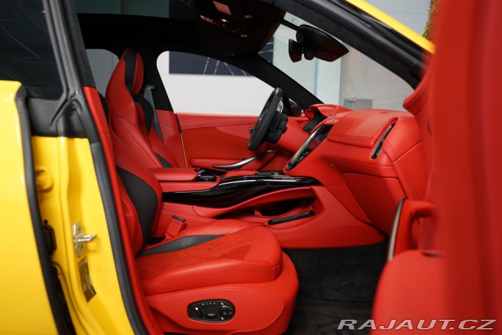Aston Martin DBX PANO*CERAMIC*NEZ.TOP*BLAC 2023