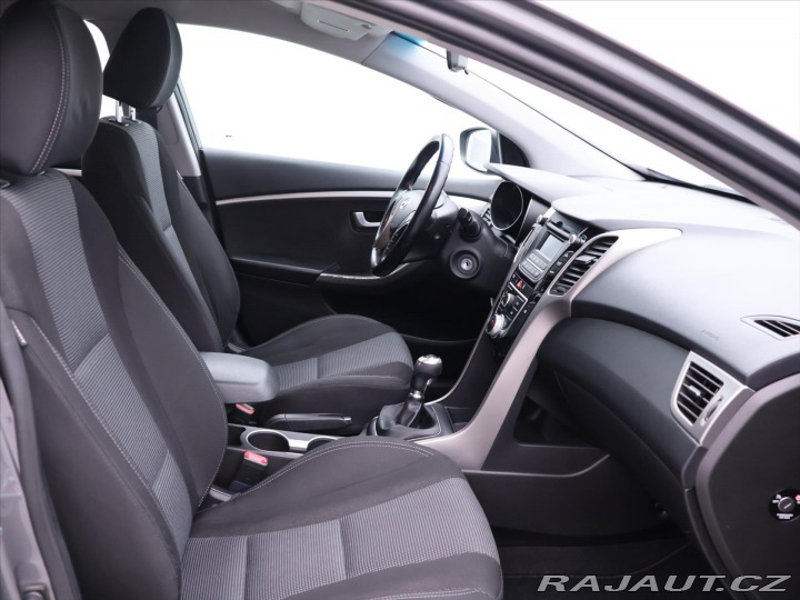 Hyundai i30 1,6 GDI 88kW Trikolor Kli 2015