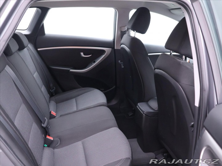 Hyundai i30 1,6 GDI 88kW Trikolor Kli 2015