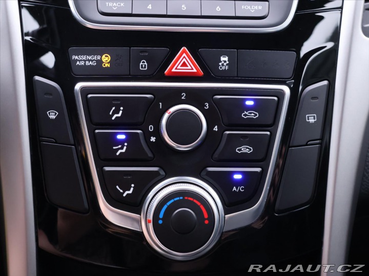 Hyundai i30 1,6 GDI 88kW Trikolor Kli 2015