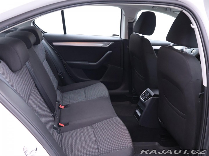 Škoda Octavia 1,6 TDI Ambiente Aut.klim 2014