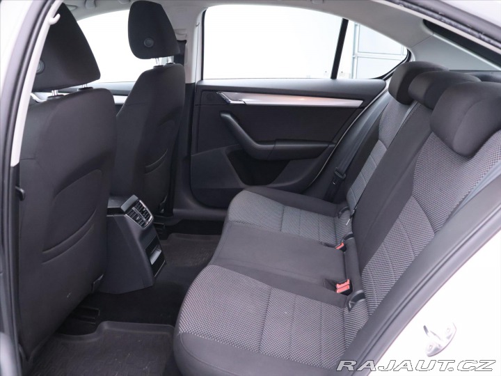 Škoda Octavia 1,6 TDI Ambiente Aut.klim 2014
