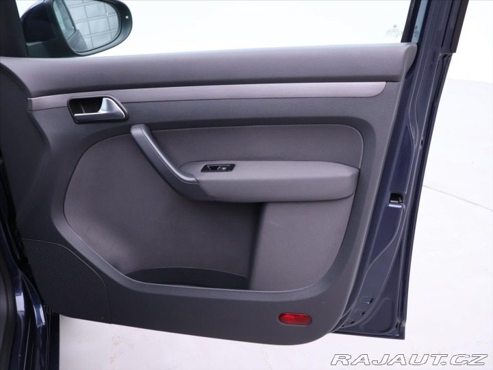Volkswagen Touran 1,6 TDI 77kW DSG Comfortl 2012