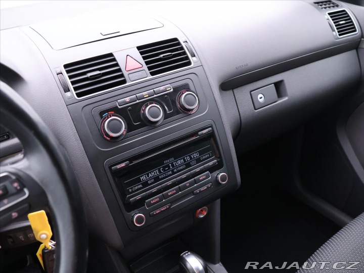 Volkswagen Touran 1,6 TDI 77kW DSG Comfortl 2012
