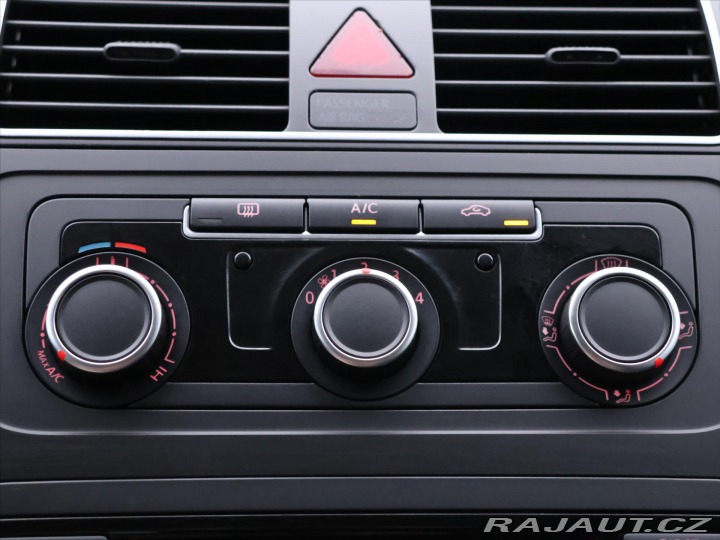 Volkswagen Touran 1,6 TDI 77kW DSG Comfortl 2012
