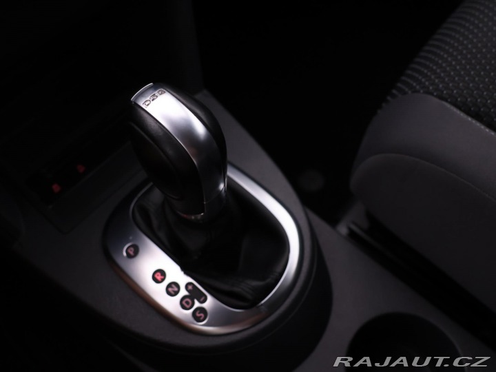 Volkswagen Touran 1,6 TDI 77kW DSG Comfortl 2012