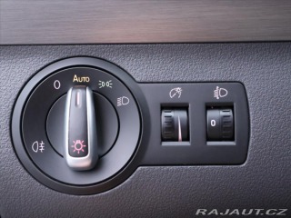 Volkswagen Touran 1,6 TDI 77kW DSG Comfortl 2012