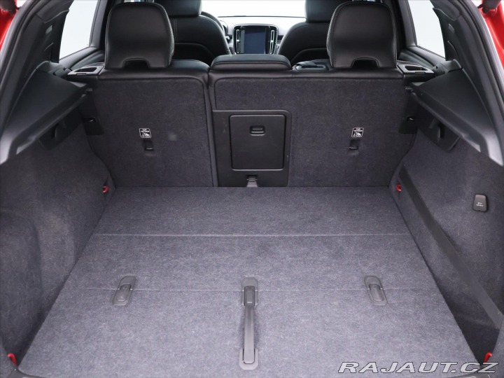 Volvo XC40 2,0 182KW R-DESIGN Kamera 2018