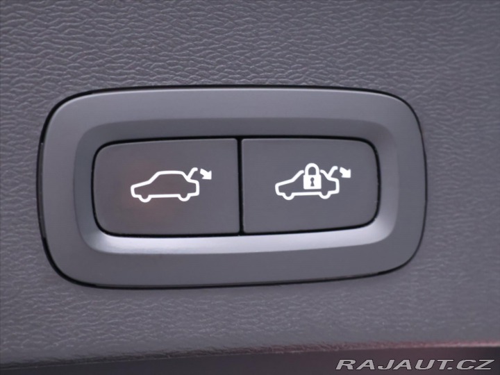 Volvo XC40 2,0 182KW R-DESIGN Kamera 2018